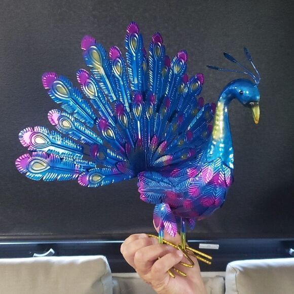 NWT Gorgeous Freestanding Metal Peacock Garden Decor Bright Vivid Colors - Picture 2 of 13